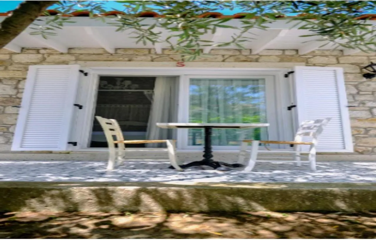 Çeşme Demir Alacati Otel מלון