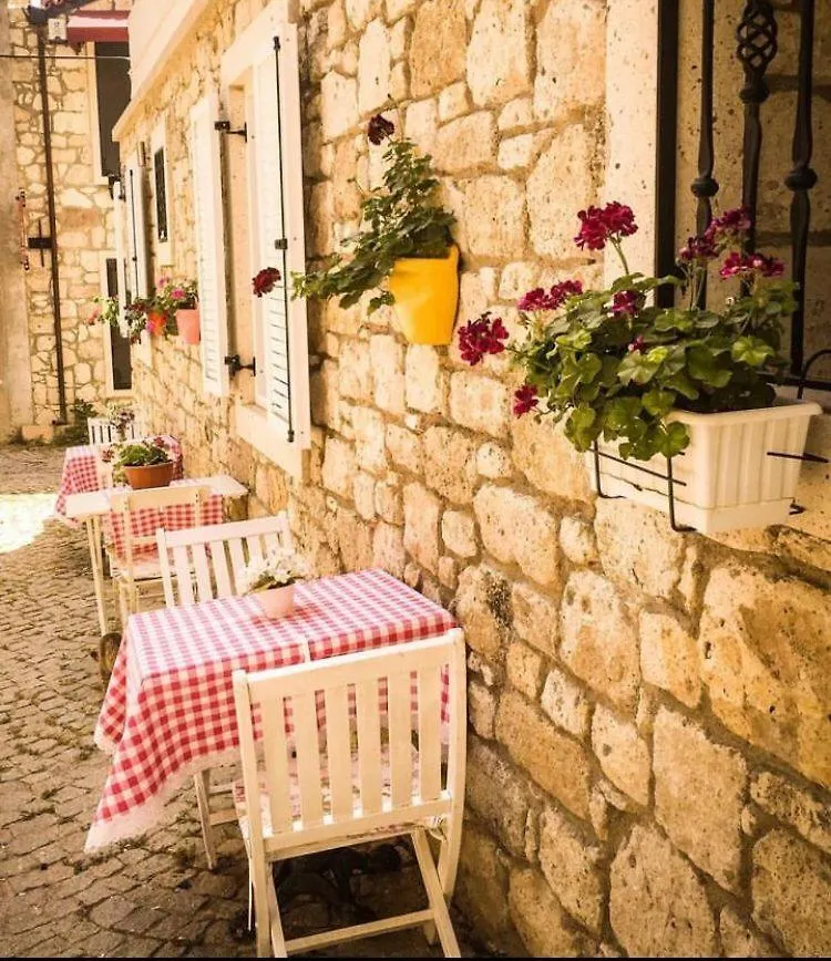 Çeşme Demir Alacati Otel